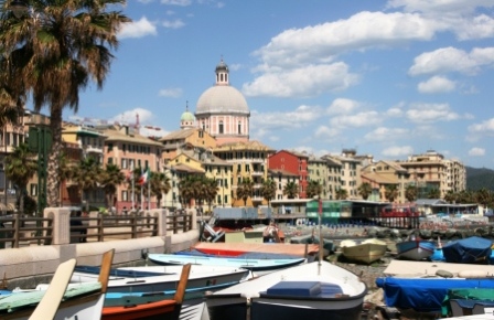 Pegli è un quartiere residenziale di Genova nato a partire dalla metà del Cinquecento lungo la via che collegava Genova e i paesi del ponente Ligure...